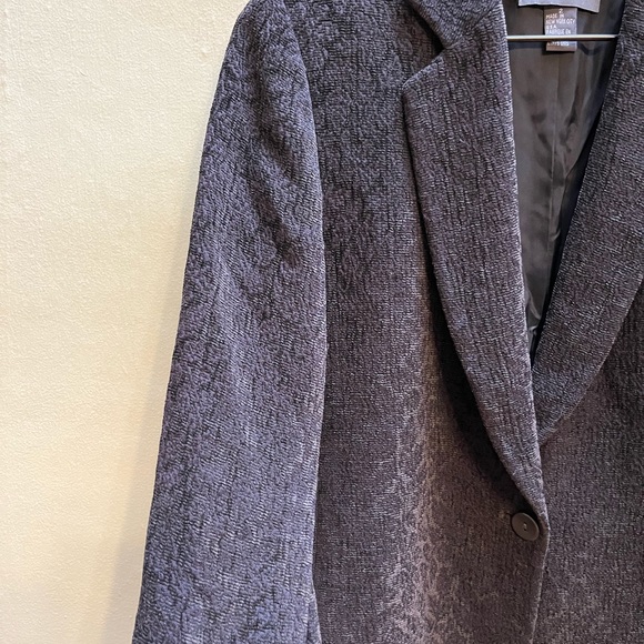 Lafayette 148 one button closure textured velvet blazer - Picture 9 of 13